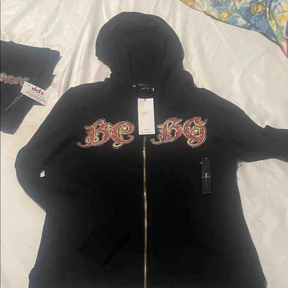 BCBG MAXAZRIA Black Tracksuit with Paisley Embroidery birds in back of jacket - Picture 4 of 5